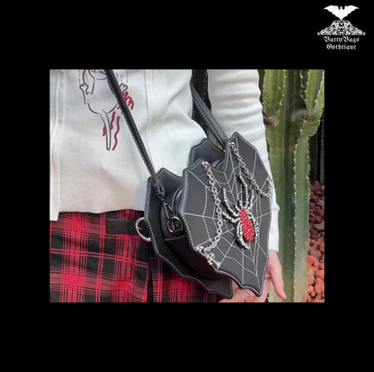 Venomlace Heart Bag